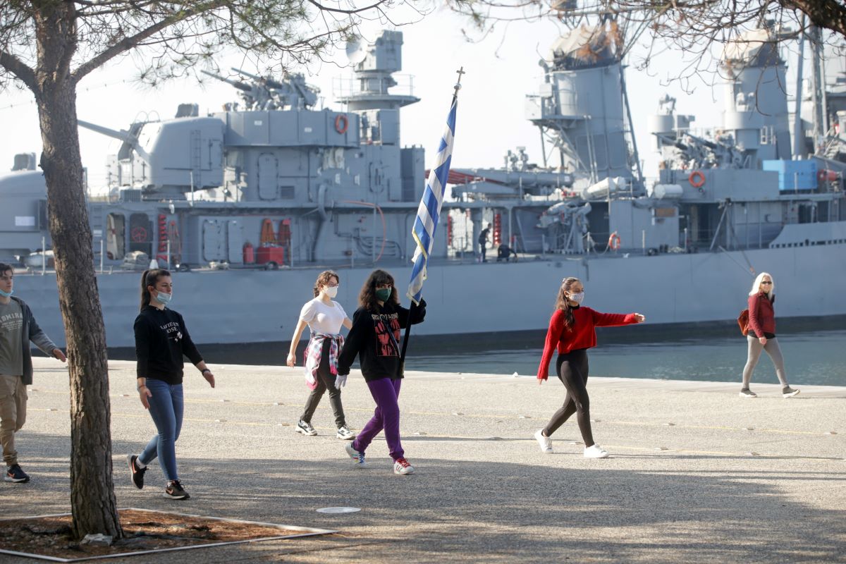 Χωρίς παρέλαση και το Μέτσοβο – Τα κρούσματα έφεραν το “τέλος”