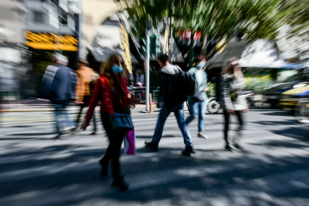 3.585 νέα κρούσματα για την Παρασκευή – Ο αριθμός των διασωληνωμένων και των θανάτων