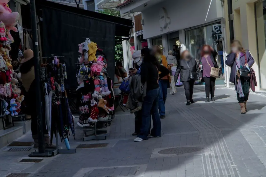 Ραγδαία αύξηση των κρουσμάτων για το Σάββατο – 4.696 νέες μολύνσεις – Έσπασαν το “φράγμα” των 400 οι διασωληνωμένοι