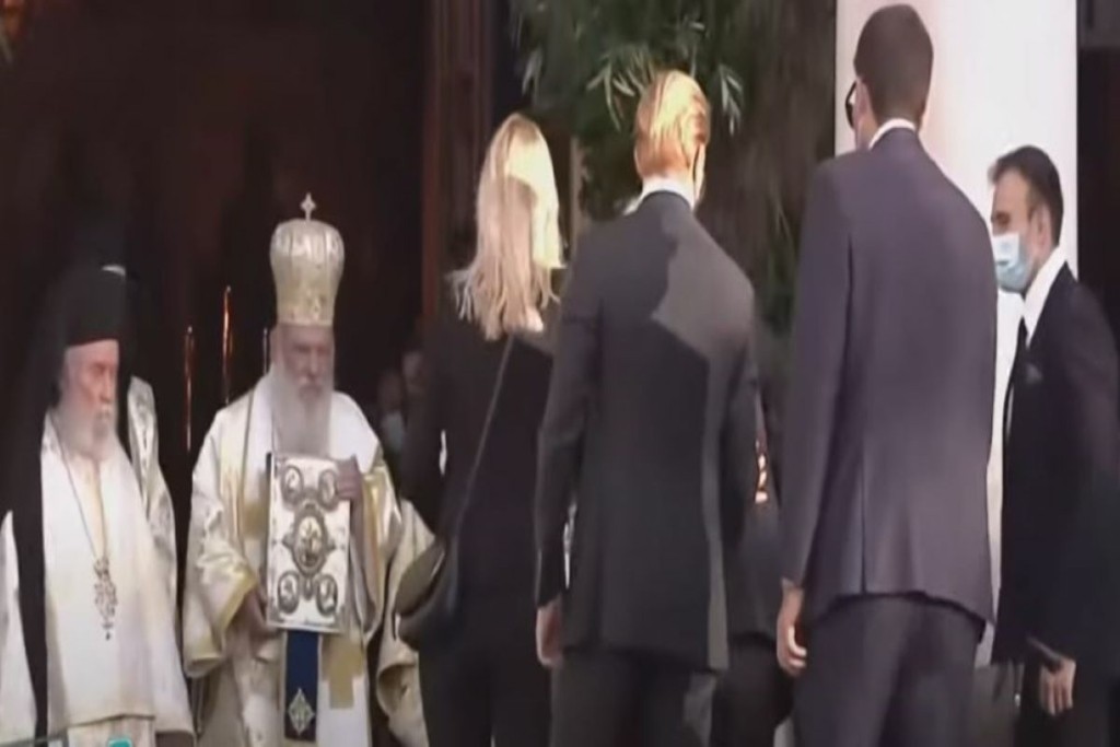Οι “γαλαζοαίματοι” στο γάμο του Φίλιππου Γλύξμπουργκ – Ο τέως βασιλιάς σηκώθηκε από το αναπηρικό αμαξίδιο (vid)