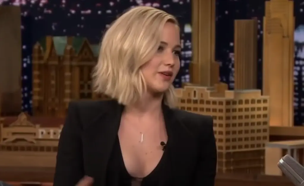 Η Jennifer Lawrence έγκυος σε πορεία κατά του νόμου της άμβλωσης (pic)