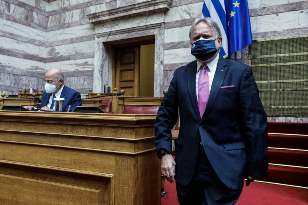 Λιποθύμησε στην κηδεία της Φώφης Γεννηματά ο Γιώργος Κατρούγκαλος