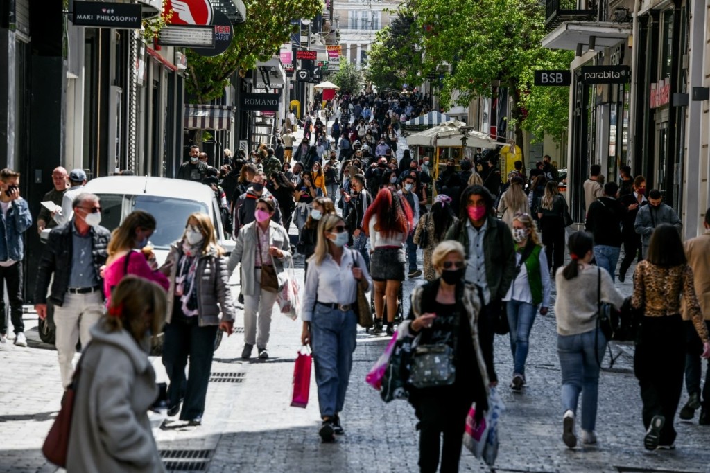 Αυτά είναι τα νέα μέτρα σε εσωτερικούς και εξωτερικούς χώρους – Τι αλλάζει για μάσκες, σούπερ μάρκετ και ωράρια