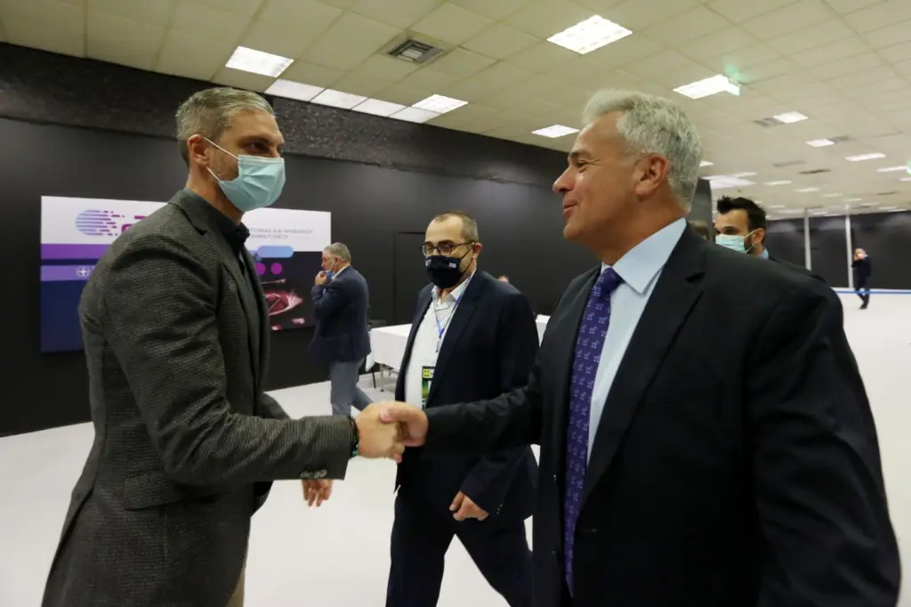 “Αν θυμηθείς το όνειρο μου” ηχούσε στη συνάντηση Μάκη Βορίδη και Ζέρβα στη Θεσσαλονίκη (pics&vid)