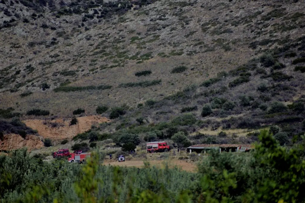Ρομά όρμηξαν σε πυροσβεστικό όχημα, έκλεψαν τα εργαλεία και χτύπησαν τον πυροσβέστη