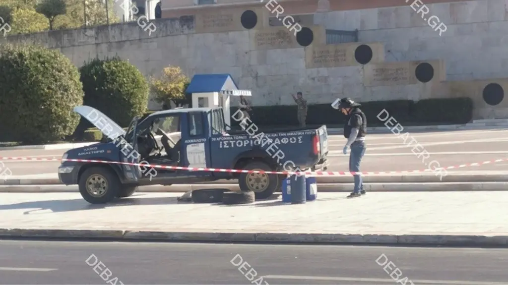 Το “μανιφέστο” του 58χρονου που “καβάλησε” το μνημείο του Αγνώστου Στρατιώτη – Οι ιαματικές πηγές και ο πλάτανος στον Άγιο Φλώρο