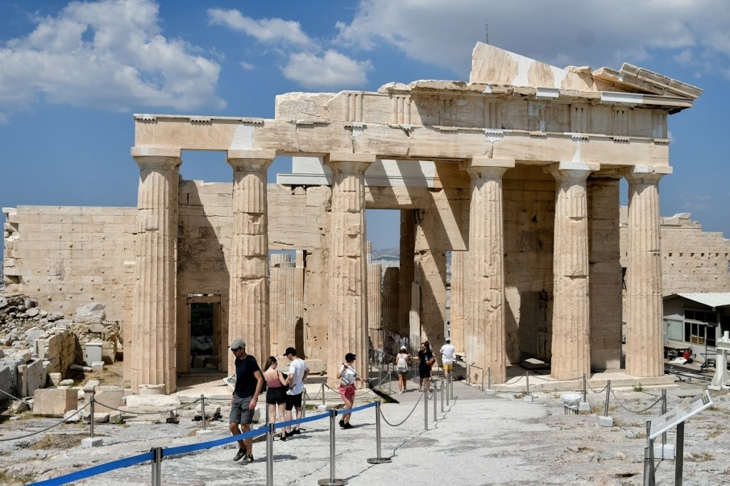 “Fake news του ΣΥΡΙΖΑ ότι πλημμύρισε η Ακρόπολη” – Η ανακοίνωση του υπουργείου Πολιτισμού (pics&vids)
