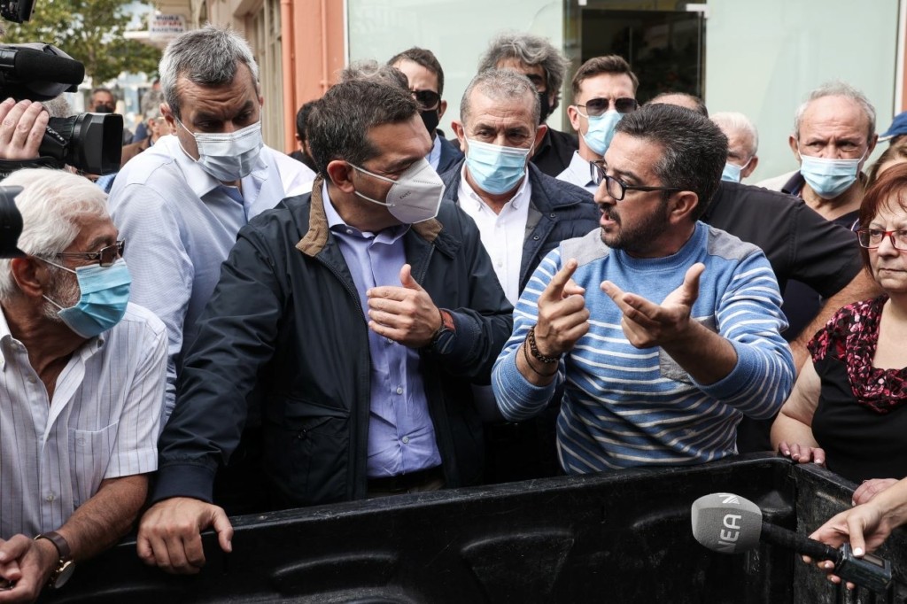 Η μαντινάδα στον Αλέξη Τσίπρα από τους σεισμόπληκτους στην Κρήτη (vid)