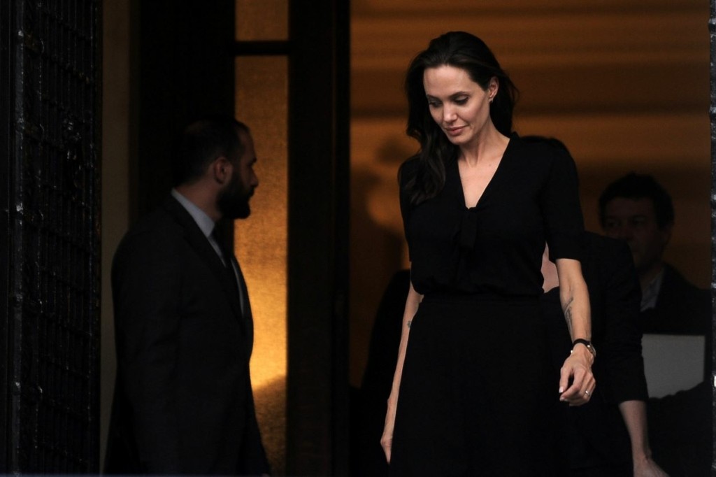 Η Αντζελίνα Τζολί κόβει κάθε παρτίδα με τον Μπραντ Πιτ – Η κίνηση ματ με το Μιραβάλ