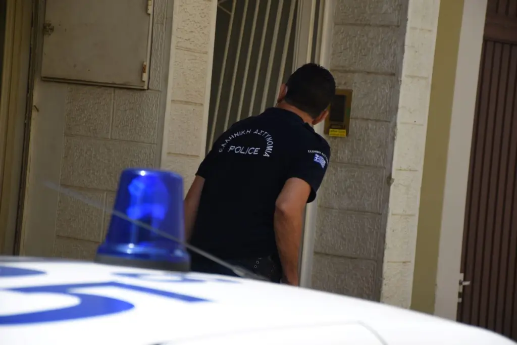 Δύο αδελφές και ο εφιάλτης τους – Τις κακοποιούσε σεξουαλικά η ίδια τους η μάνα  – Μαρτυρίες που σοκάρουν