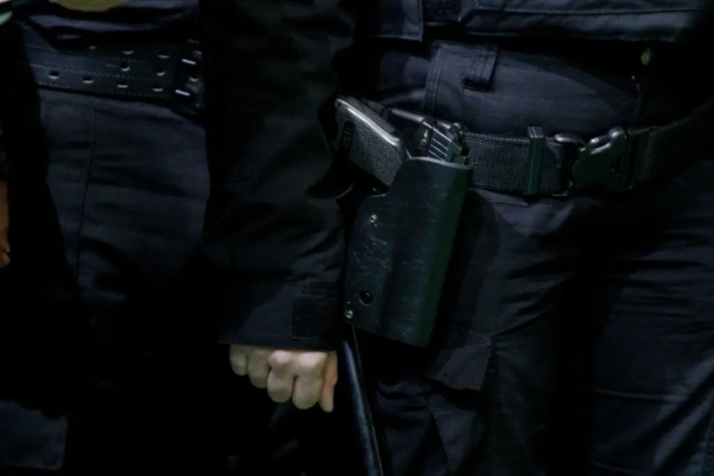 Λήστεψαν αστυνομικό στο Ίλιον – Του έκλεψαν το υπηρεσιακό όπλο
