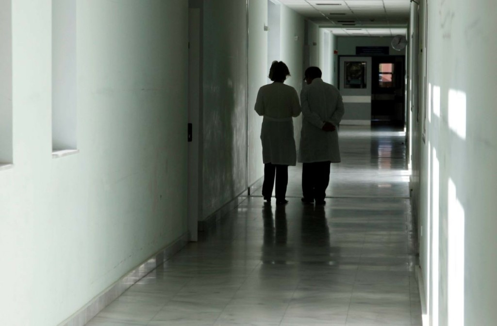 “Δεν έχουν τον Θεό τους” – Πέθανε από κορονοϊό πριν από 4 μήνες και παραμένει στο νεκροθάλαμο – Τι έχει συμβεί