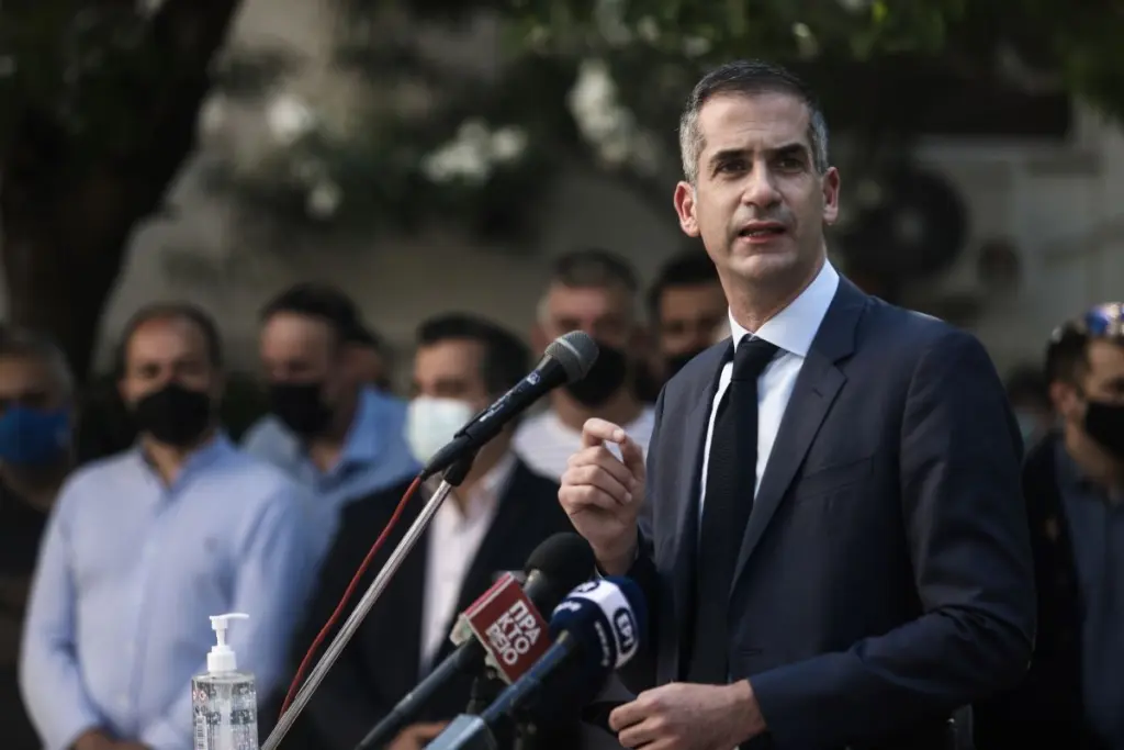 Ο Κώστας Μπακογιάννης απαντά για τη “λίμνη” στον Κολωνό