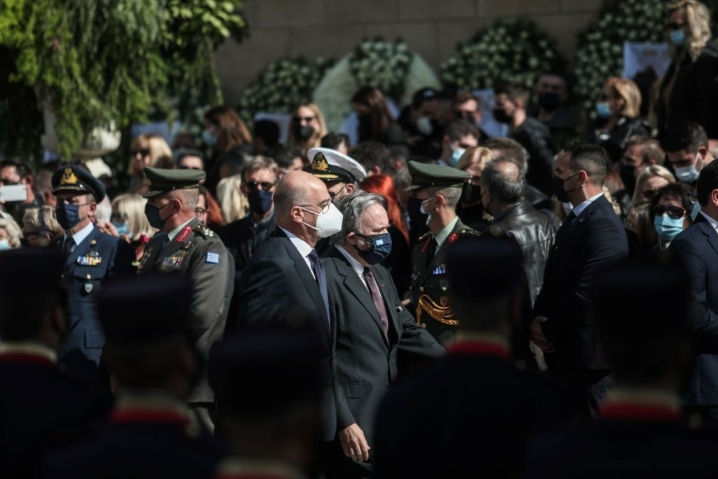 Παραμέρισαν τις πολιτικές τους διαφορές και έφτασαν μαζί στη Μητρόπολη Δένδιας-Κατρούγκαλος (vid)