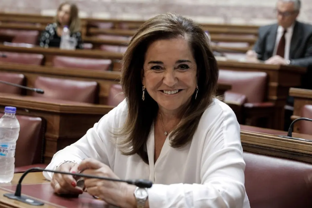 “Είναι δυνατή η Ντόρα” – Τι αποκαλύπτει στο DEBATER το οικογενειακό της περιβάλλον