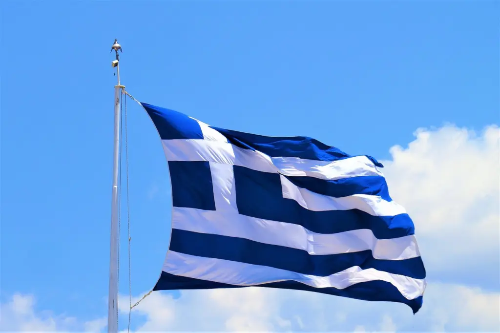 Περήφανες Ελληνίδες μαμάδες – Παρέλασαν αγκαλιά με τα μωρά τους στην Κρήτη (pics)