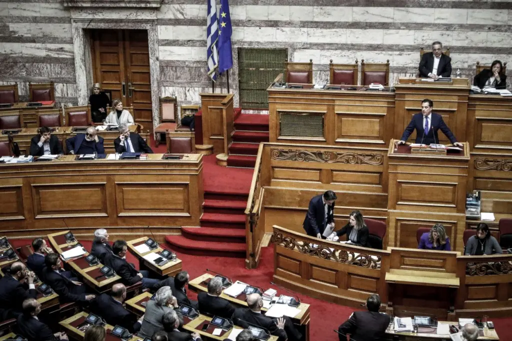 ΝΔ και ΣΥΡΙΖΑ ψάχνουν… σκελετούς στην ντουλάπα του αντιπάλου