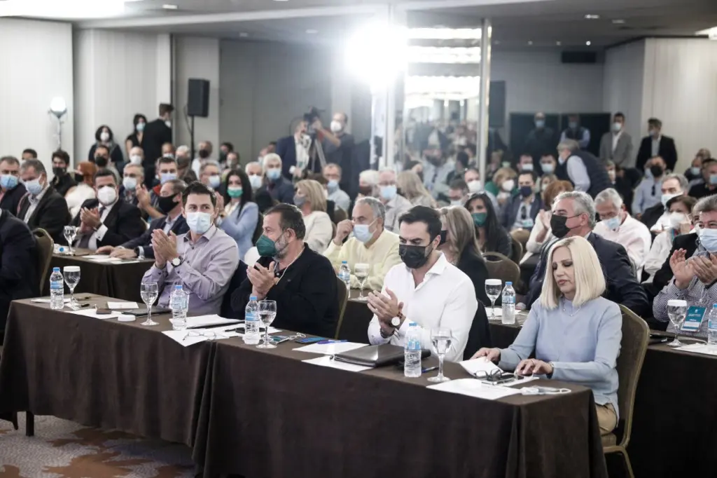 Οι έξι υποψήφιοι πρόεδροι του ΚΙΝΑΛ και ο… χορός του Ζαλόγγου