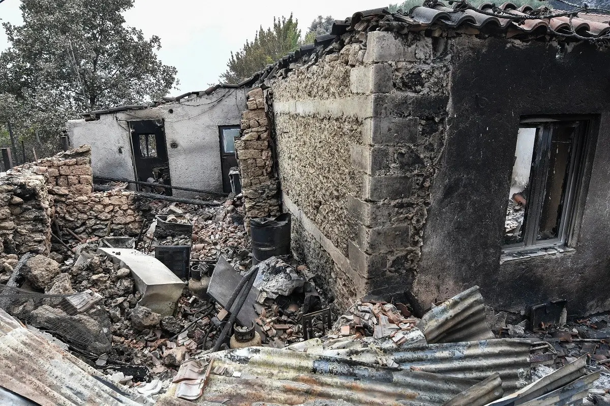Σπίτι έφυγε από την Κόρινθο πήγε στον Πύργο και επέστρεψε – “Λαβράκια” στους ελέγχους για αποζημιώσεις πληγέντων