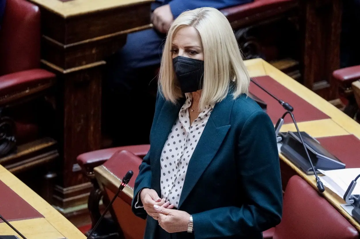 Όταν η Φώφη Γεννηματά μιλούσε για την περιπέτεια υγείας της – “Ζούσα με το σκεπτικό ότι ο καρκίνος θα χτυπήσει την πόρτα μου” (vid)