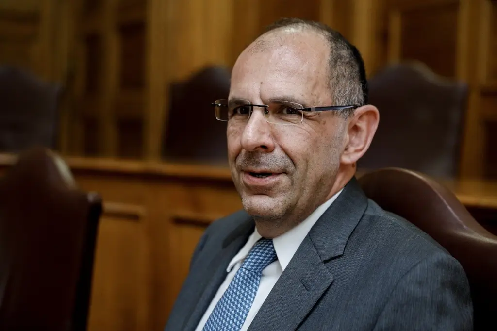 Γεραπετρίτης για το “φρεγάτες ή αναδρομικά” – “Απίστευτη φαιδρότητα – Θα κινηθώ νομικά αν δεν ανακληθεί” (vid)