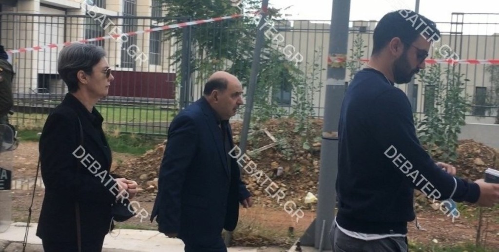 Στο Μικτό Ορκωτό Δικαστήριο έφτασε η οικογένεια του Ζακ Κωστόπουλου (pics&vid)