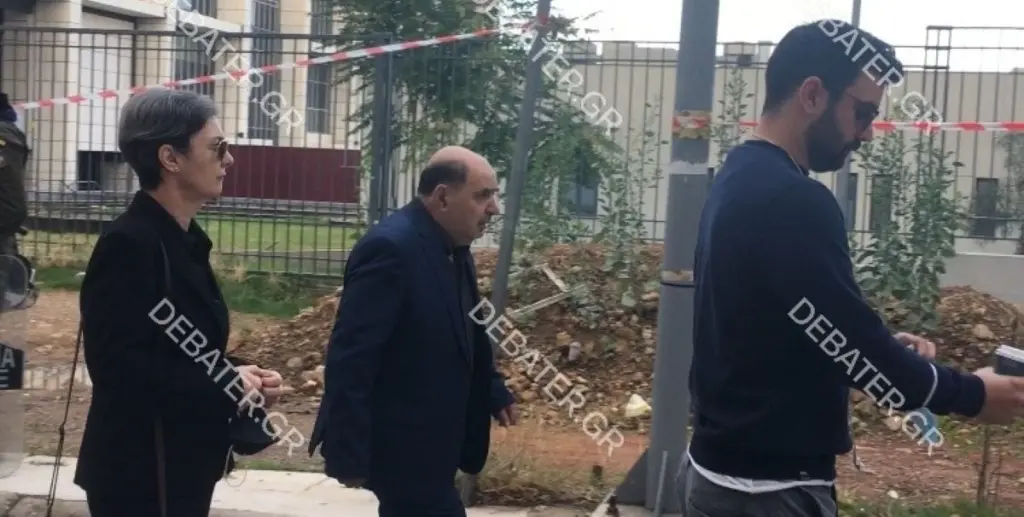 Στο Μικτό Ορκωτό Δικαστήριο έφτασε η οικογένεια του Ζακ Κωστόπουλου (pics&vid)