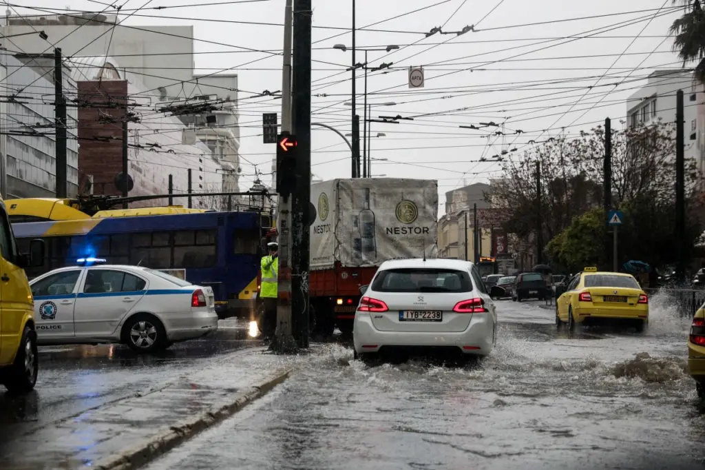 Μήνυμα 112 στους κατοίκους της Αττικής για ακραία επικίνδυνα φαινόμενα τις επόμενες ώρες