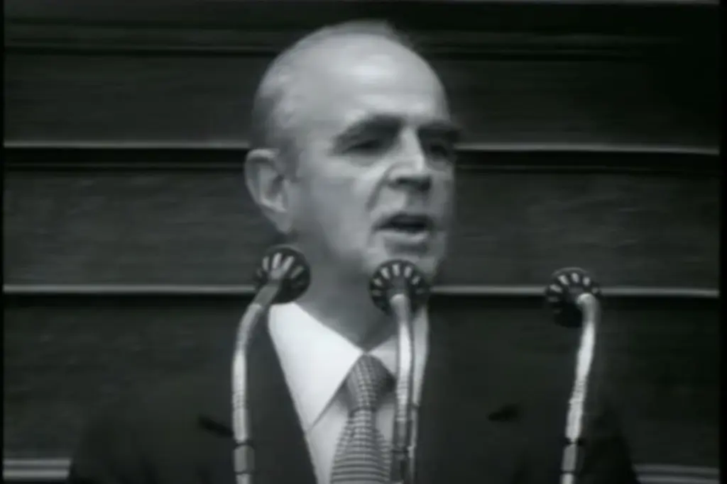 Σαν σήμερα το 1974 ιδρύεται από τον Κωνσταντίνο Καραμανλή η Νέα Δημοκρατία