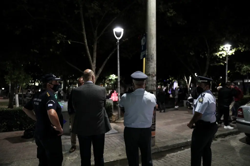 Σύλληψη ενός άνδρα για την επίθεση ακροδεξιών σε μέλη του ΚΕΕΡΦΑ στο Νέο Ηράκλειο (vids)