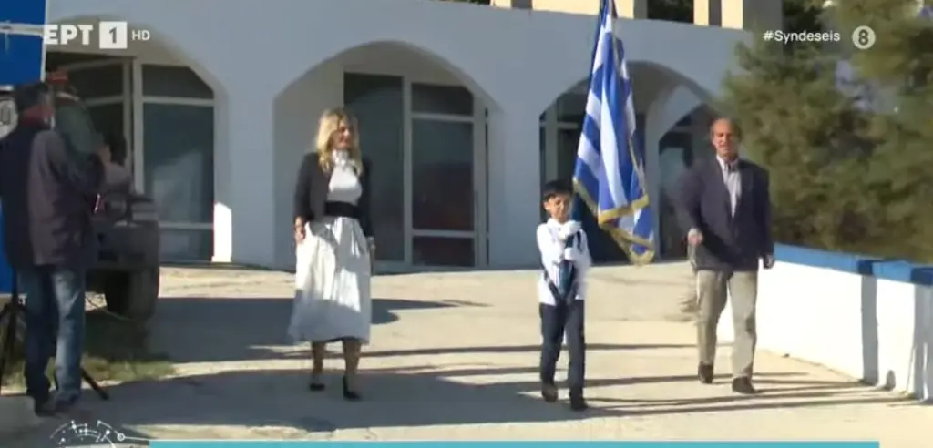 Ρίγη συγκίνησης στο μικρό νησάκι της Κέρκυρας – Ο μικρός Τάσος που έκανε παρέλαση μόνος του (pic&vid)