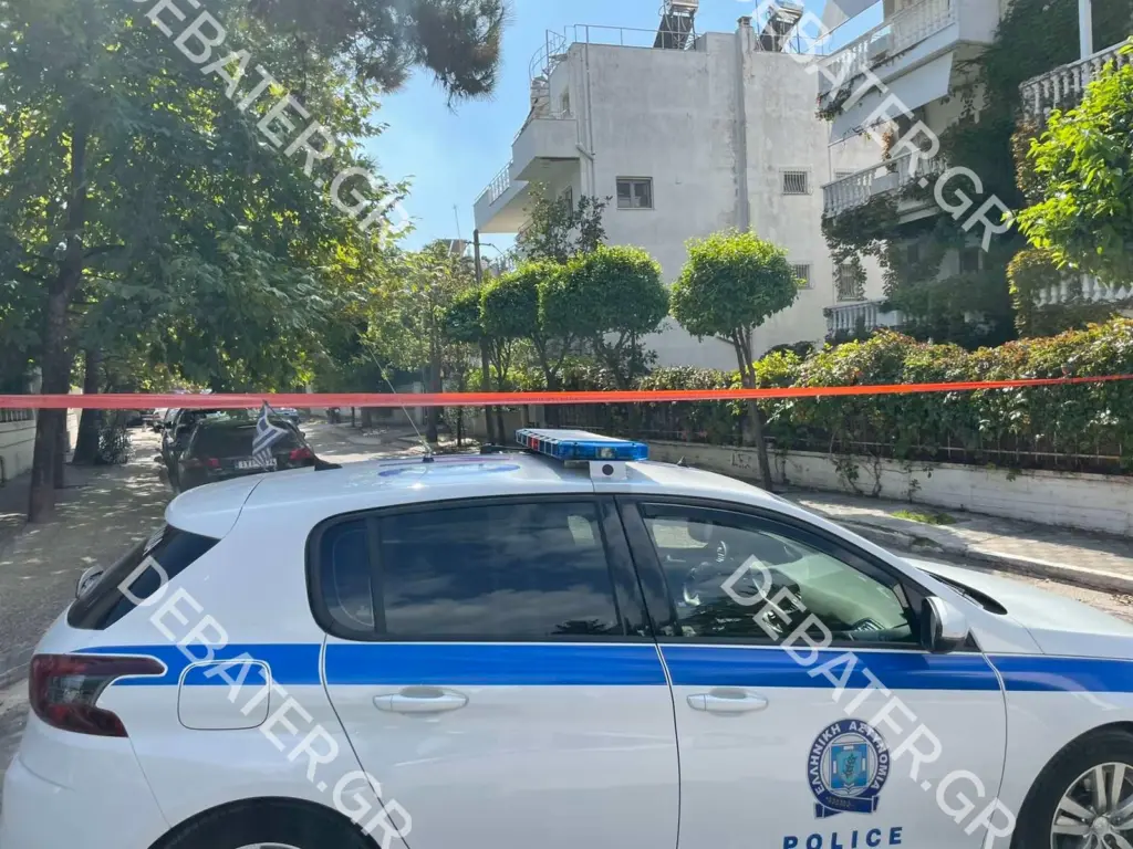 Η στιγμή που οι αστυνομικοί τρέχουν να συλλάβουν τον πιστολέρο στη Νέα Ερυθραία (vids)