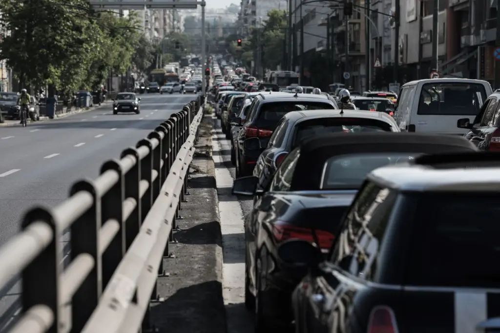 Δίπλωμα οδήγησης από τα 17 – Οι όροι και οι προϋποθέσεις – Τι θα συμβεί σε περίπτωση τροχαίου