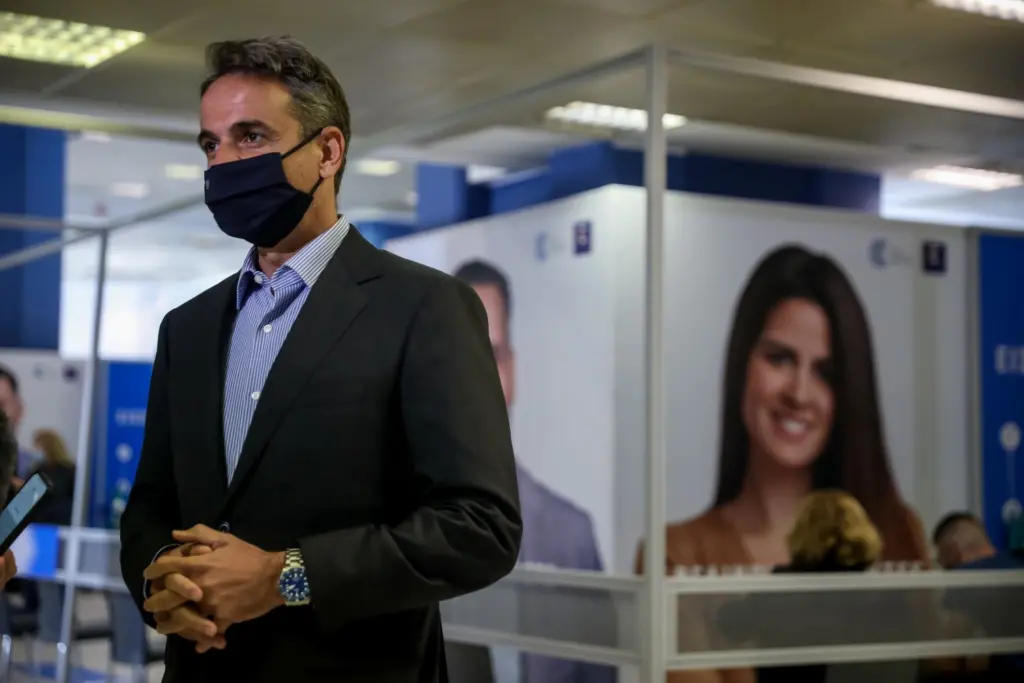 Έκανε την τρίτη δόση εμβολίου ο Κυριάκος Μητσοτάκης