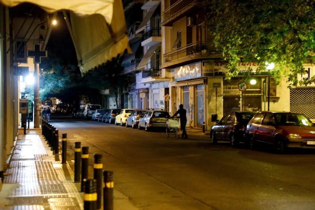 Συμμορίες σπέρνουν τον τρόμο στο κέντρο της Αθήνας – Ορμούν σε ανήλικα παιδιά και τα “γδύνουν”