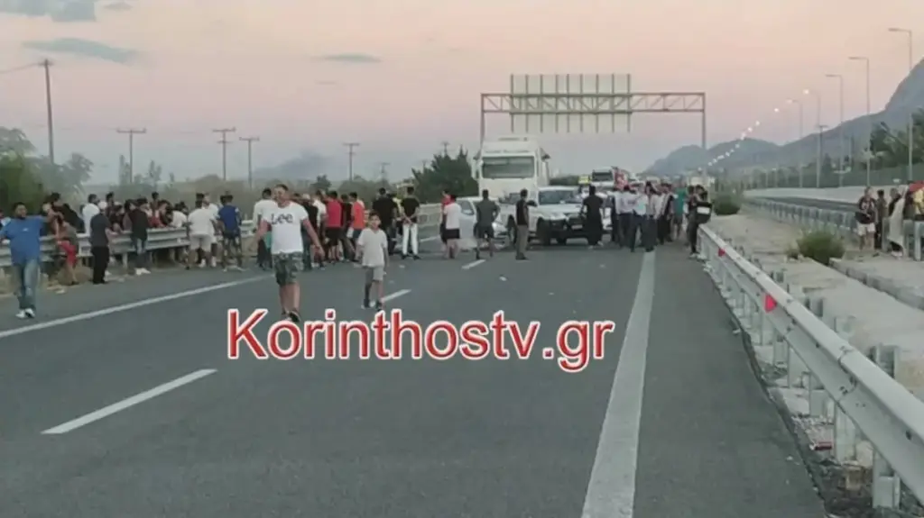 Ρομά έκλεισαν την εθνική Κορίνθου-Πατρών στο Ζευγολατιό – Καίνε λάστιχα