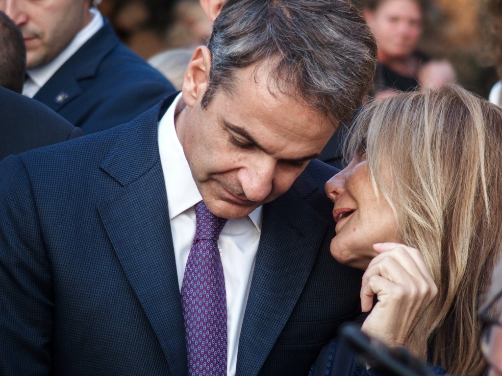 Φθινοπωρινές “βουτιές” για τον Κυριάκο Μητσοτάκη και την Μαρέβα Γκραμπόφσκι (pics)