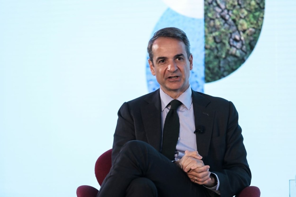 Ο Κυριάκος Μητσοτάκης, οι γκρίζες ζώνες και η μάχη της μαύρης τσιπούρας
