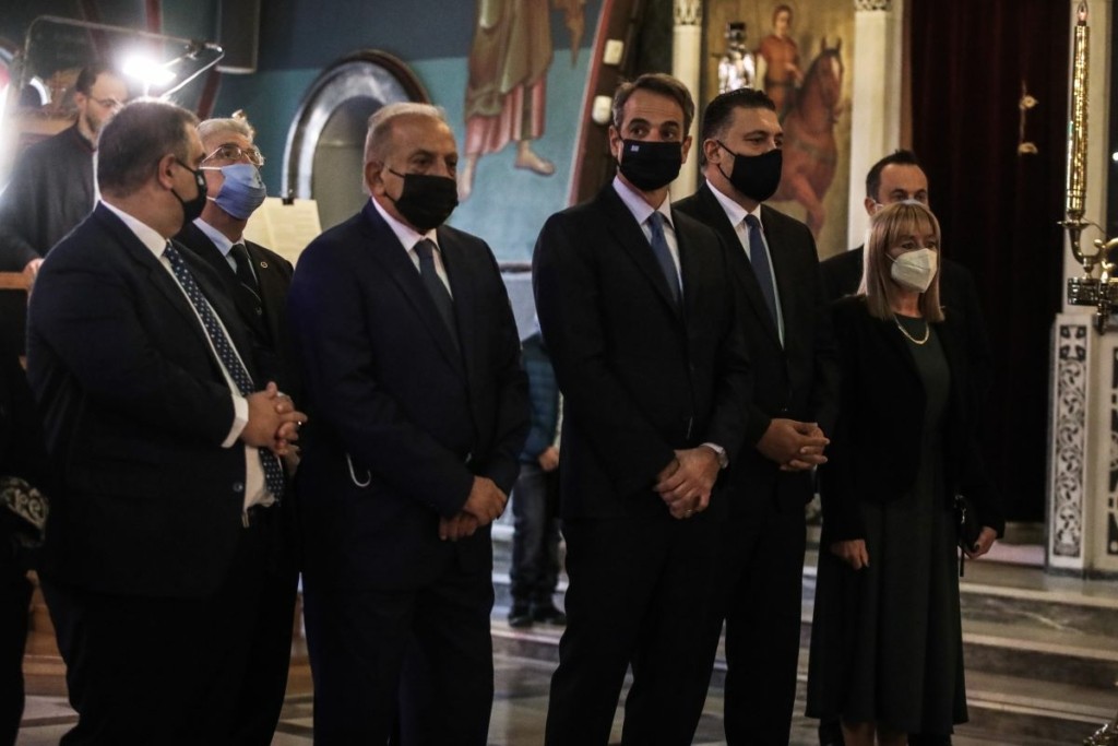 Στο Παλαιό Φάληρο για τη δοξολογία και τη μαθητική παρέλαση ο Κυριάκος Μητσοτάκης (pics)