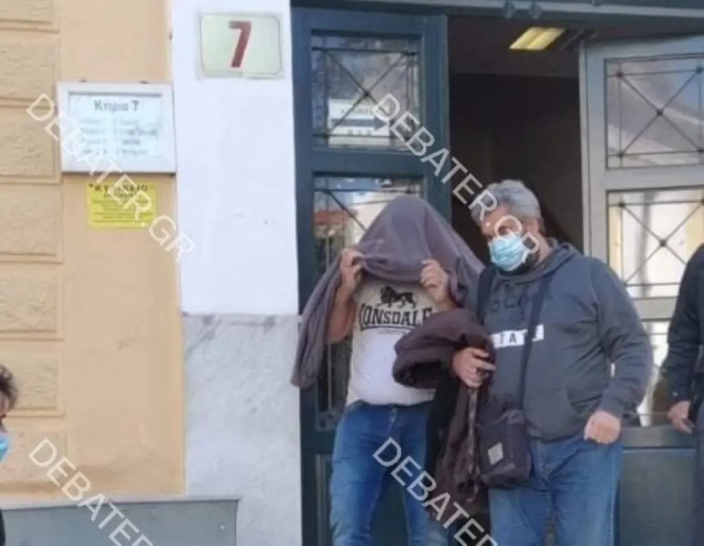Αναβολή της δίκης για τον καθηγητή από το Μοσχάτο – Είχε ζητήσει από 11χρονη να σηκώσει τη μπλούζα της