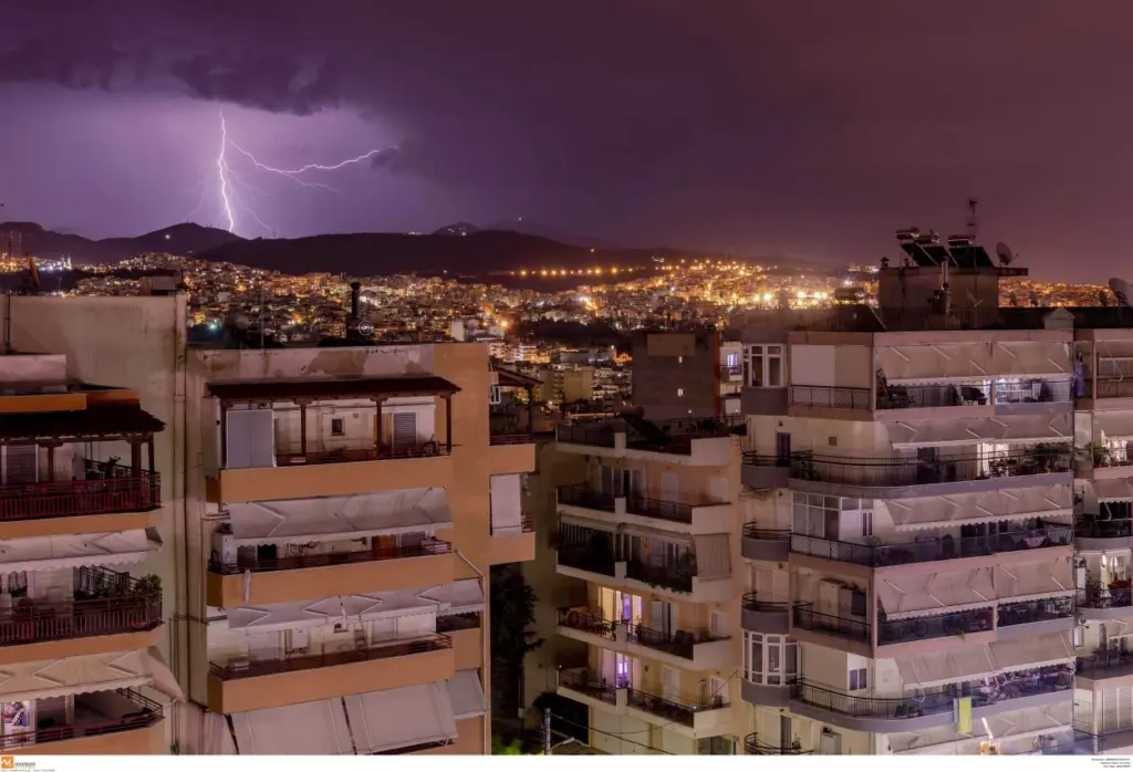 Η κακοκαιρία Μπάλλος θα “τσακίσει” και την Αττική – Live η πορεία των φαινομένων