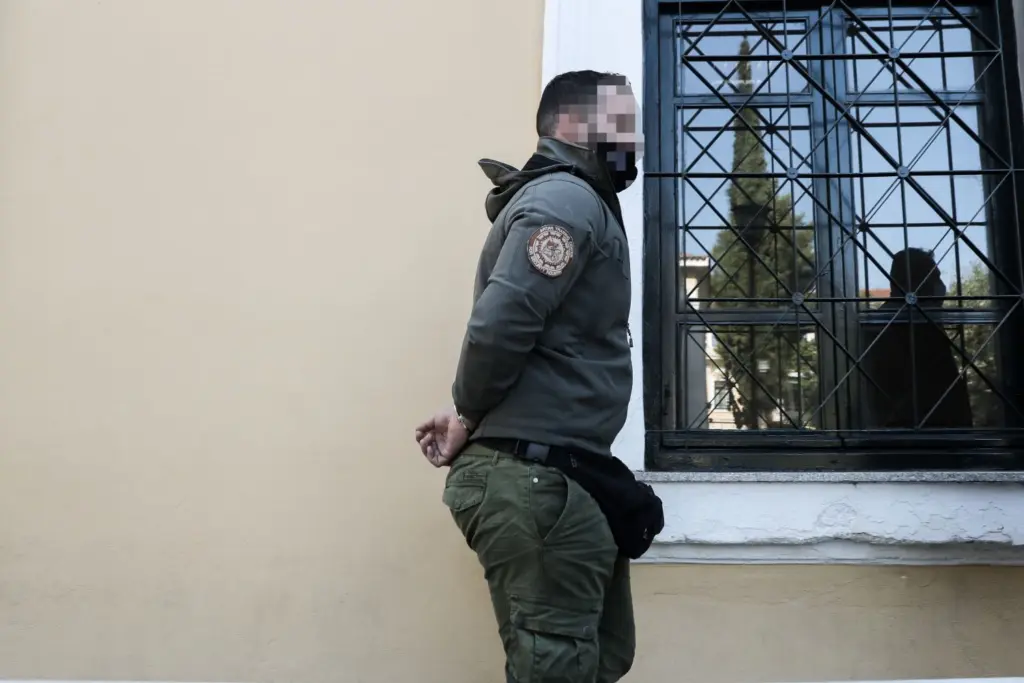 Τρία χρόνια φυλάκιση για τον ακροδεξιό του Νέου Ηρακλείου – Ζήτησε συγγνώμη και παραδέχτηκε πως στήριζε τη Χρυσή Αυγή