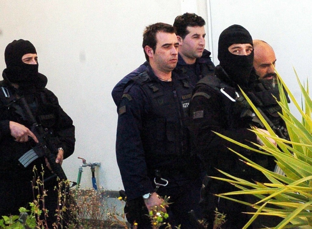 Στο σπίτι του στα Τρίκαλα ο Νίκος Παλαιοκώστας – Έφτασε με ταξί (pics&vid)