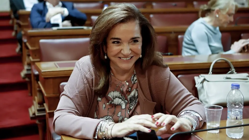 Το “ευχαριστώ” της Ντόρας Μπακογιάννη στο κύμα συμπαράστασης – “Μου δίνετε δύναμη” (vid)