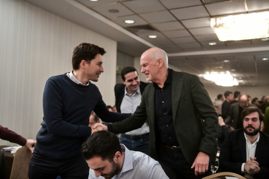 Ξεκινά τις επαφές του ο Γιώργος Παπανδρέου – Συνάντηση με τον Παύλο Χρηστίδη το πρωί της Κυριακής