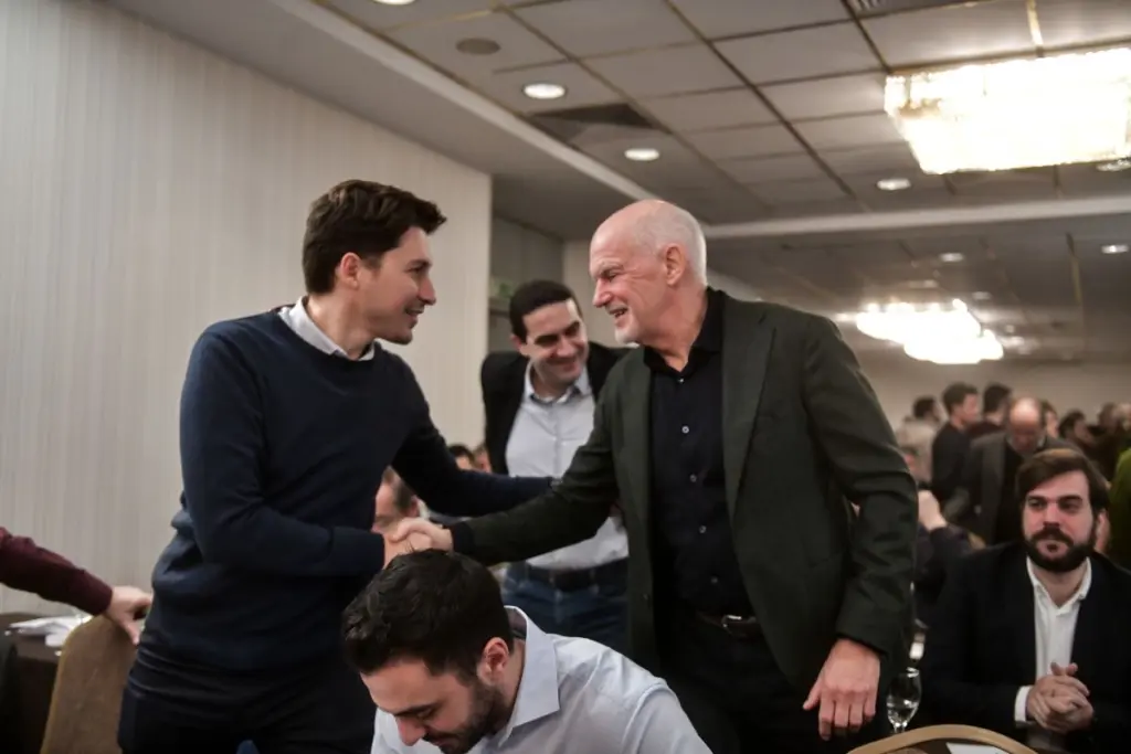 Ξεκινά τις επαφές του ο Γιώργος Παπανδρέου – Συνάντηση με τον Παύλο Χρηστίδη το πρωί της Κυριακής