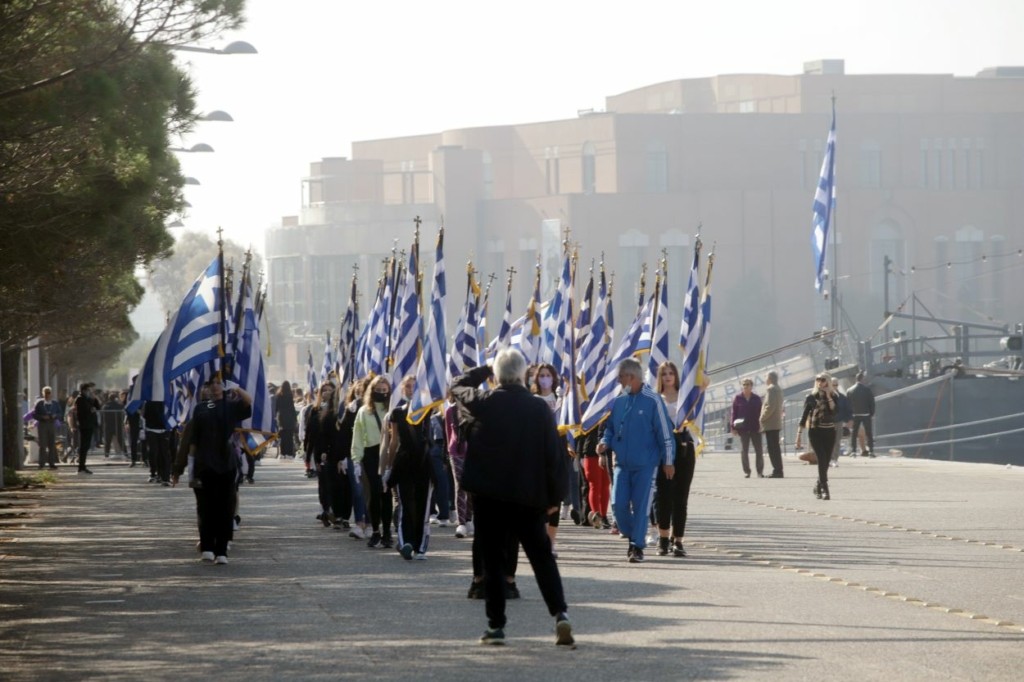 Ματαιώνονται οι παρελάσεις και στη Θεσσαλία