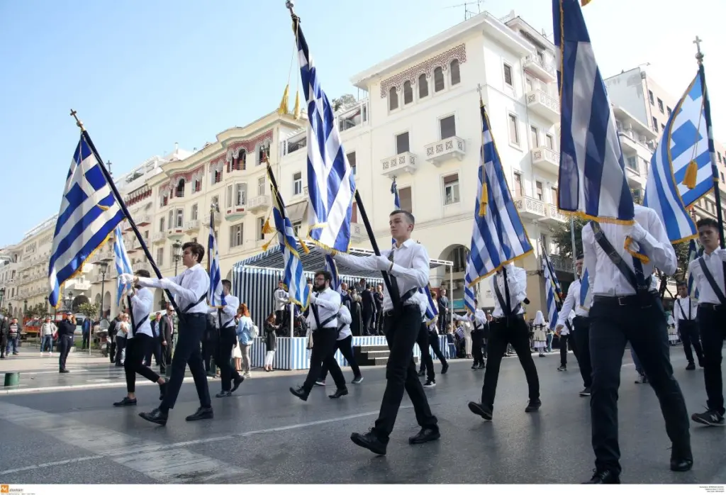 Κανονικά οι παρελάσεις της 28ης Οκτωβρίου – Θα συμμετέχουν και οι ανεμβολίαστοι (vid)