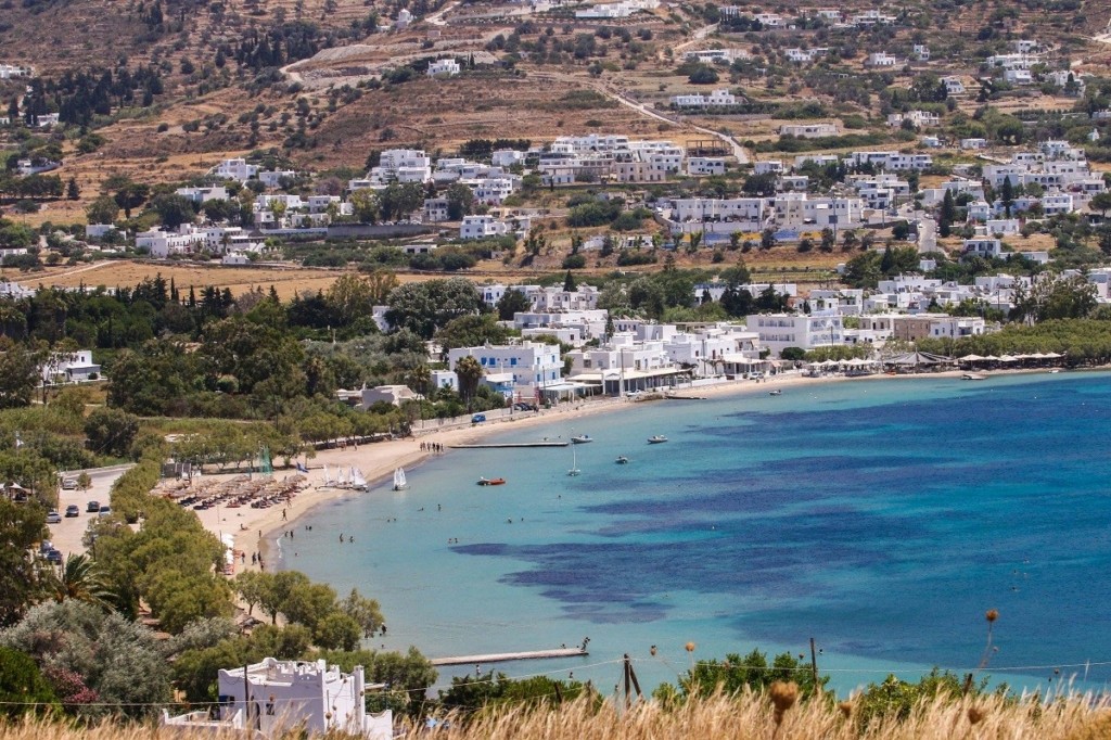 Καθιστική διαμαρτυρία τη Δευτέρα στην Πάρο – Οι γονείς αντιτίθενται στη συγχώνευση τμημάτων