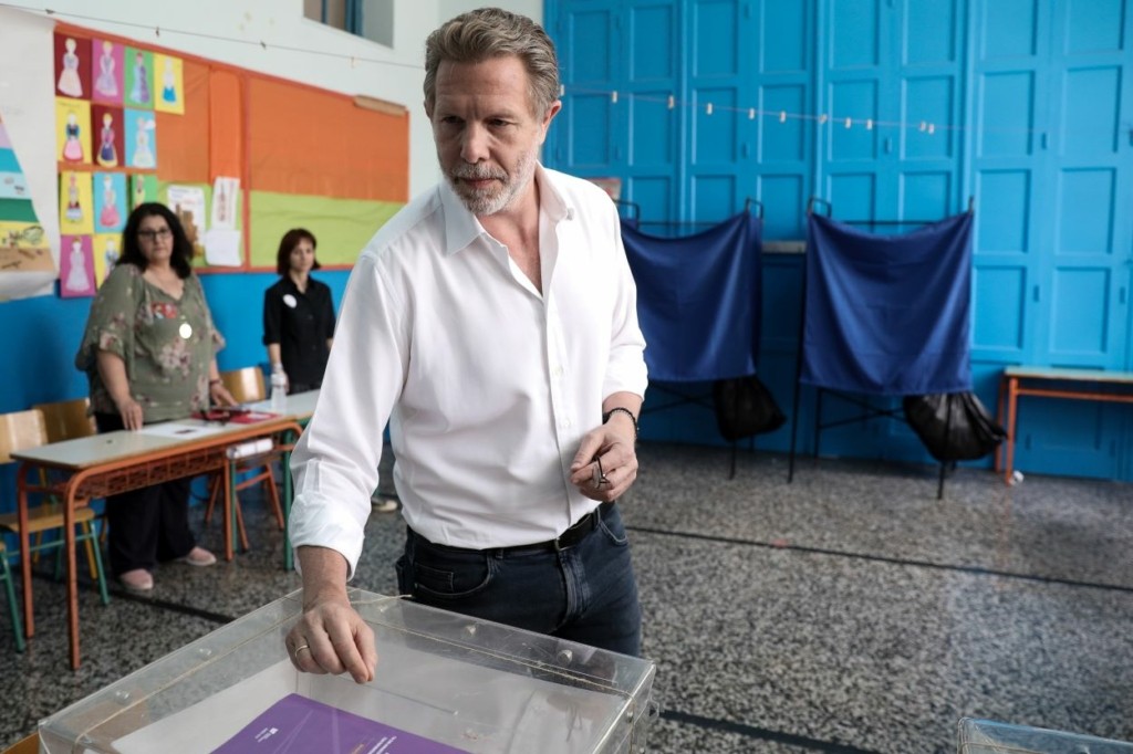 “Προχωράμε μπροστά” η απάντηση Γερουλάνου στον Παπανδρέου